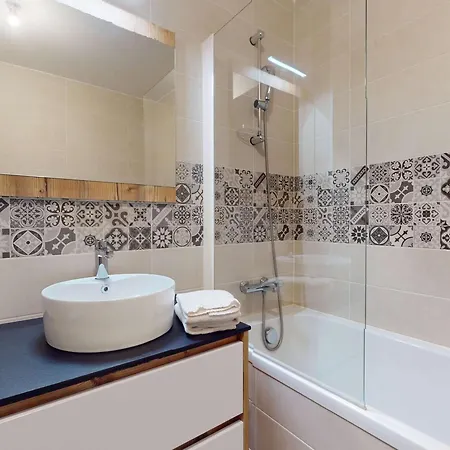 Cosy Au Centre De Samoens, 6 Pers, 3 Chambres, Balcon - Fr-1-391-160 *
